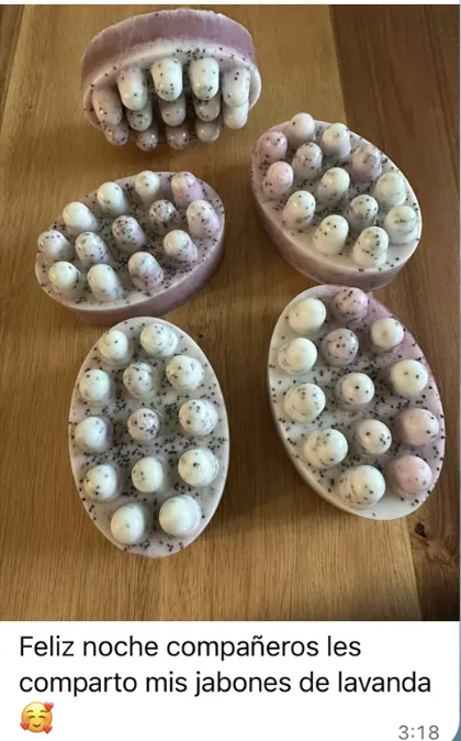 Jabones ovalados de lavanda. Mensaje: les comparto mis jabones de lavanda